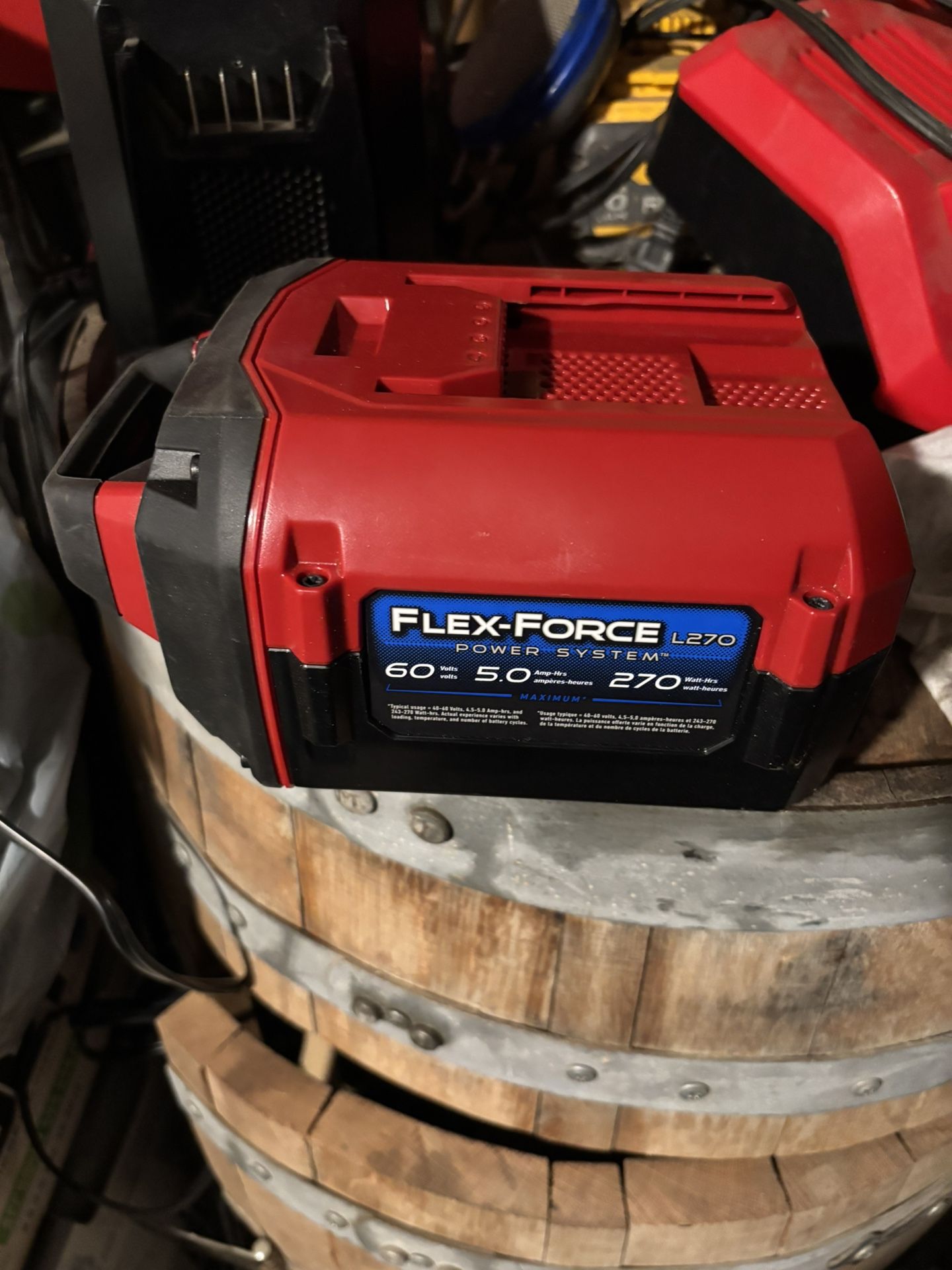 CARGADOR Y BATERÍA MARCA TORO