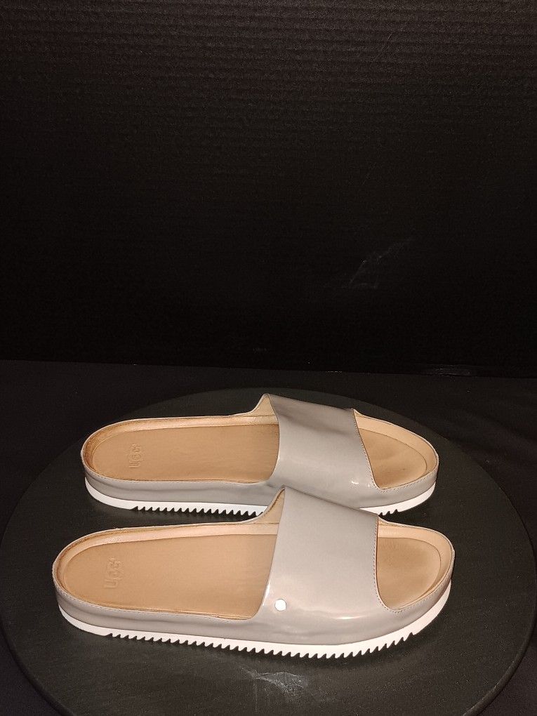 Women's UGG slides