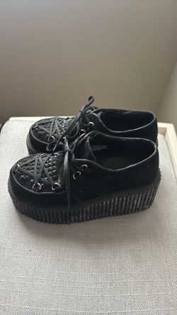 Demonia Black Studded Platform Creeper Shoes (size 7.5)