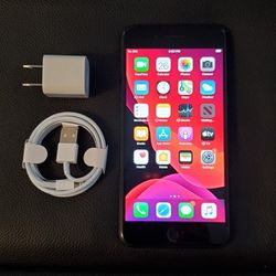 iPhone 7 Plus - UNLOCKED - Like New 