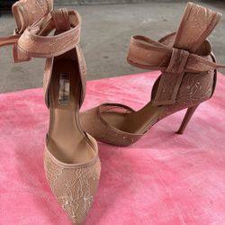INC 4” Heals Size 7 