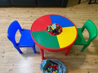 Kids 2 in 1 table with 2 chairs plus bag of legos