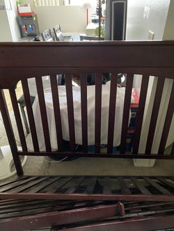 Great baby crib Graco comes with a mattress $99