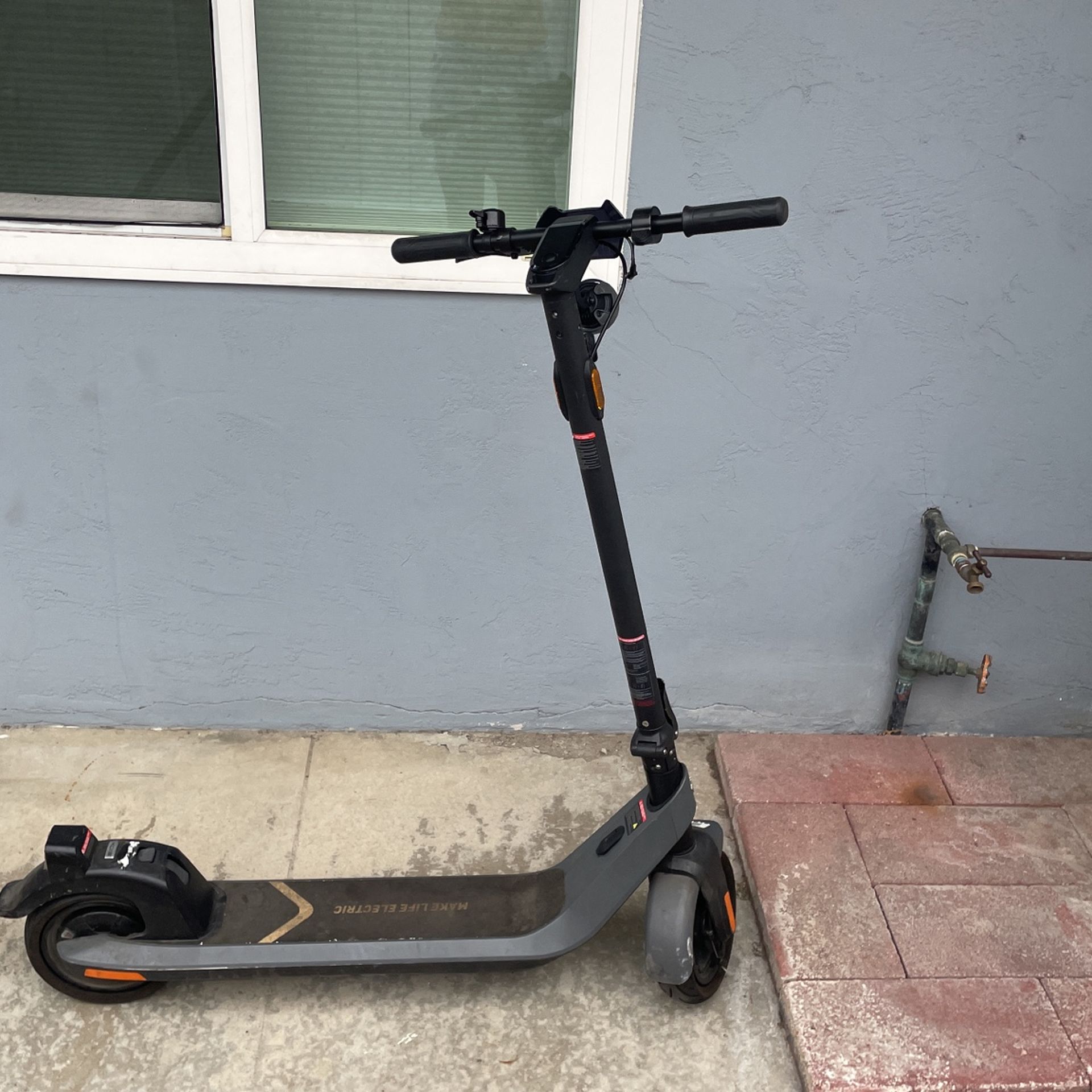 Electric Scooter 