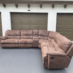 🛋️ Sectional Couch/Sofa - Clean - Manual Recliner - Microfiber - Delivery Available 🚛