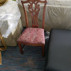 4 Dining Room Chairs Newly Upholstery 