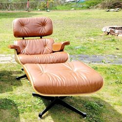 Vintage mid-century modern lounge chair Eames style