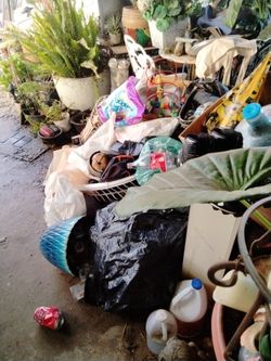 Busco Persona Que Tiré Basura