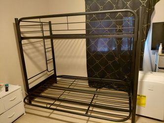 Twin/full bunk bed