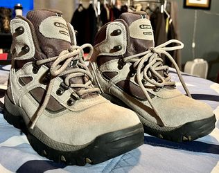 Hi-Tec Womens Size 8 US / waterproof boots / Wos Canyon WP 40067w / taupe