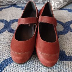 #Munro Walking Wedge Shoes Size 6.5