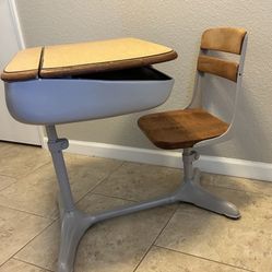 Farmhouse Style Kids Furniture School Desk Vintage Wood Metal Children’s Desk Attached Chair 