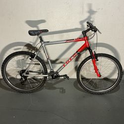 BICYCLE TREK 21 SPEED SIZE 26 BRAND NEW 