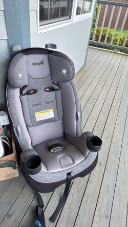 Safety 1st Car Seat, lightly used, Good thru 6-15-2028