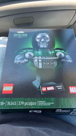 Lego Dr Doom Bust (without doom)