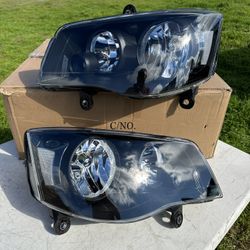 11-19 Dodge Caravan Headlights 1 Tab Broke