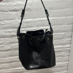 Louis Vuitton Bucket Bag 