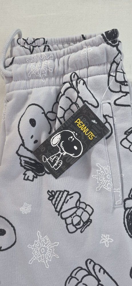 Snoopy Peanuts Women’s New Graphic Joggers, 29” Inseam, Sizes XS