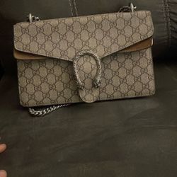 Gucci Dionysus GG Supreme Shoulder Bag