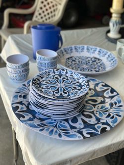 21 piece set of outdoor melamine dishes with ice bucket