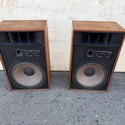 Realistic Mach One Vintage 3-Way Speakers – Liquid Cooled – Classic Sound