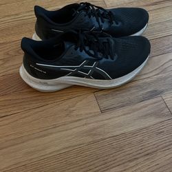 Asics GT -2000 12 size 10
