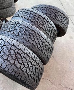 265/70/17 Bfgoodich set de Tires con 80% de vida las 4