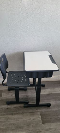 Adjustable Student Desk Set