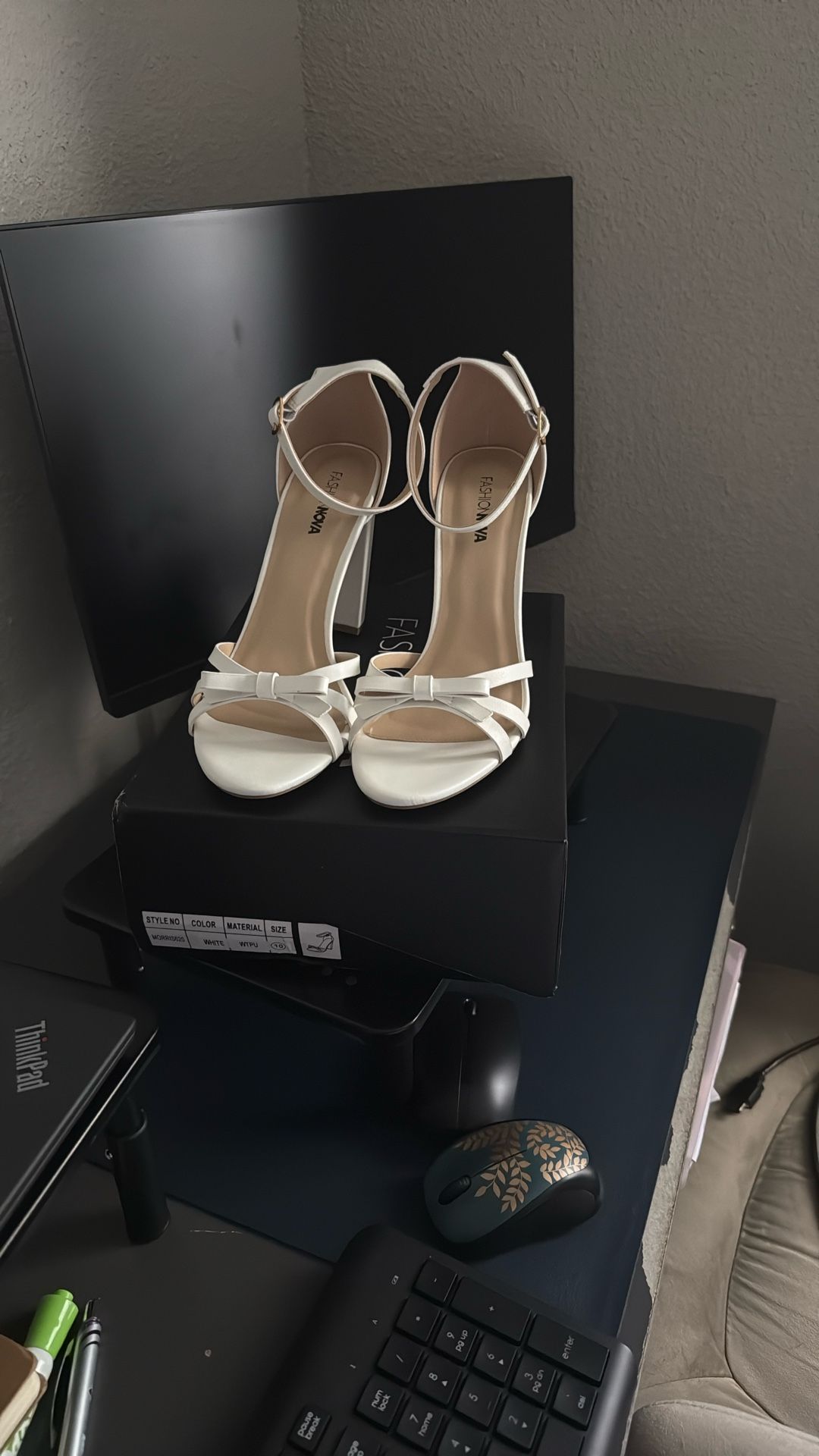 Fashion nova White Heel