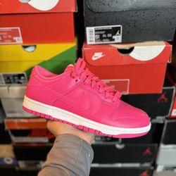 Nike Dunk Low Hyper Pink size 10W 8.5M Close To PADS