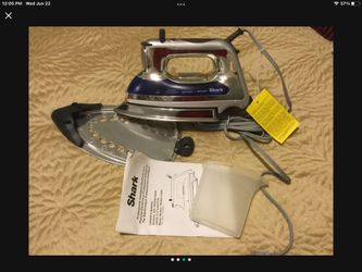 NEW Steam iron by shark new