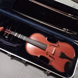 Violin- Cremona 4/4- Dominant Strings-Blue Velvet Lined Hard Case + 2 Bows+Shoulder Rest 