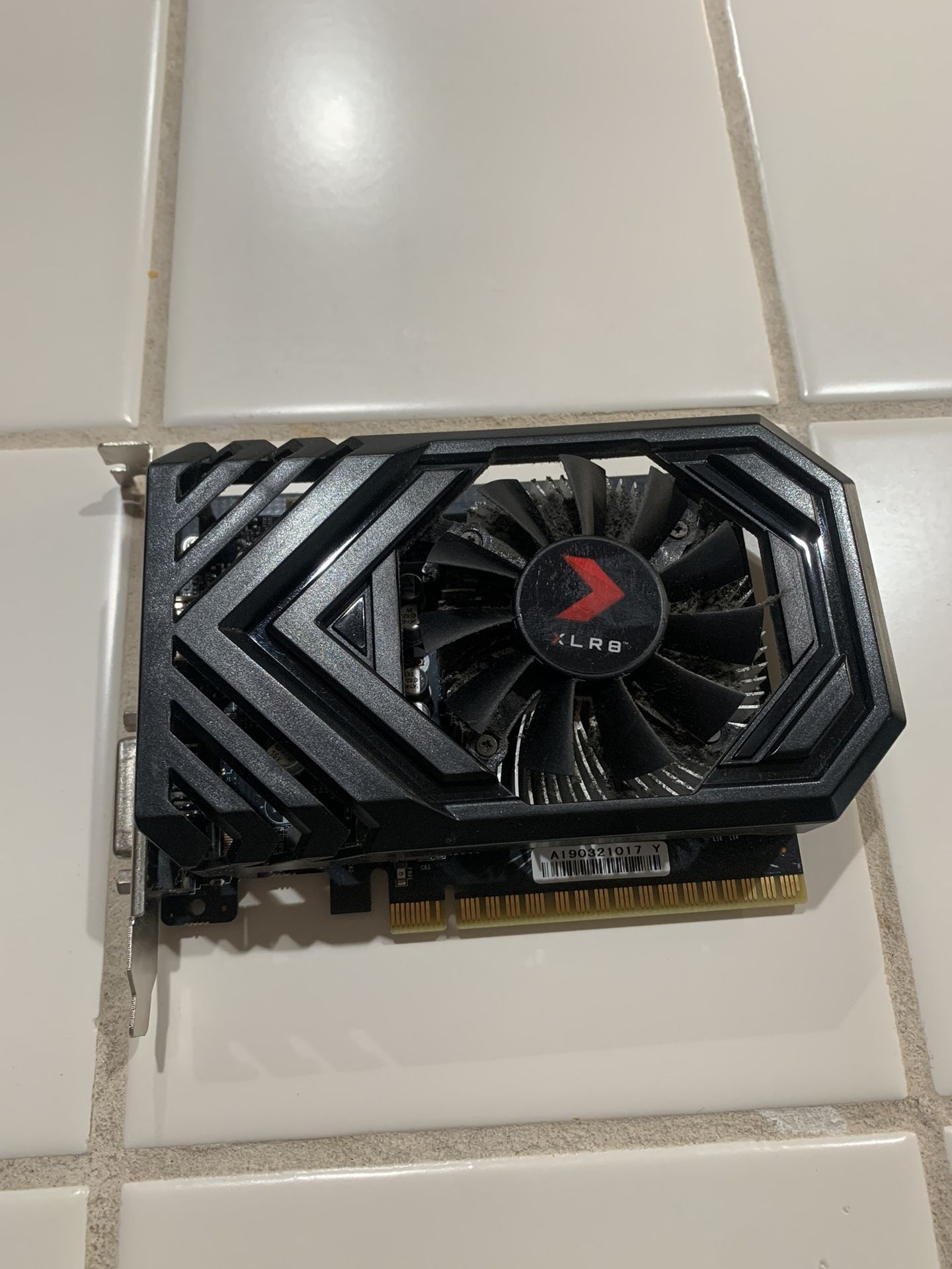Pny GeForce GTX 1650 Super 4GB Xlr8 Gaming Overclocked Edition Single Fan, Black