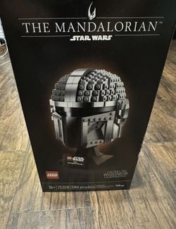 Brand new And Sealed-LEGO Star Wars The Mandalorian Helmet 75328 Buildable Model Kit, Display Collectible Decoration