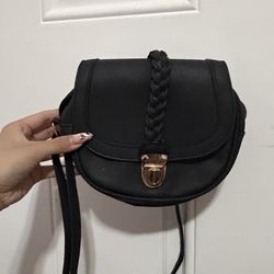 Black braided crossbody purse