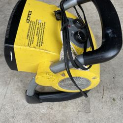 Calentonsito Electrico En Muy buenas Condiciones Calienta Muy bien $30 buen Precio 