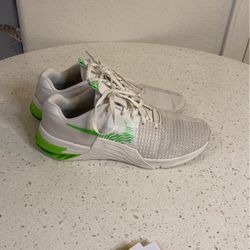 Men’s Metcon 8 Fly ease Shoes Size 10.5