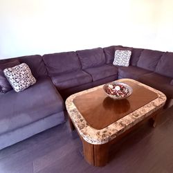 Living Room Table Set in very good condition