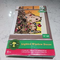 Peanuts Lighted Snoopy Window Decor. 