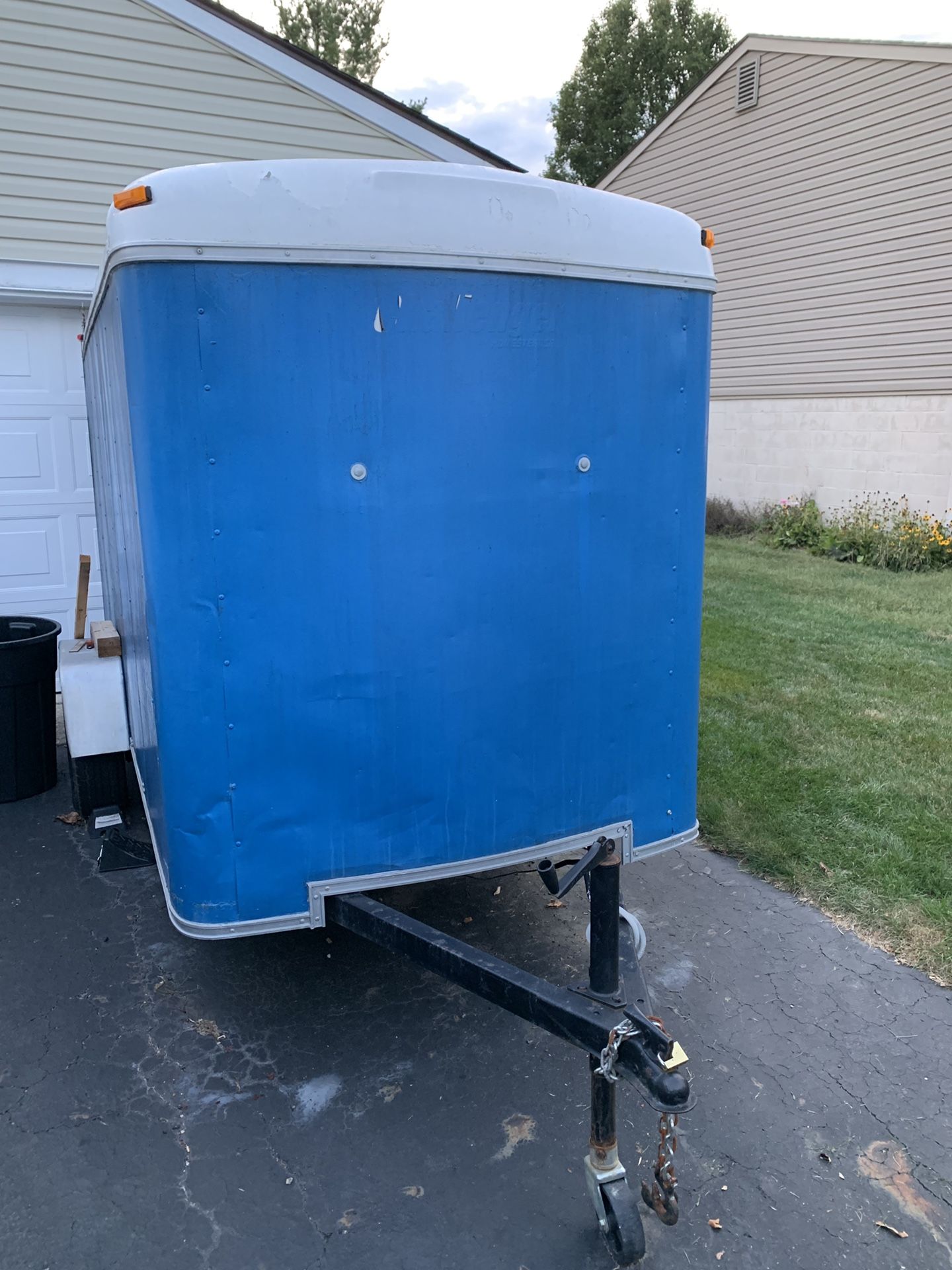 5 x 10 enclosed trailer