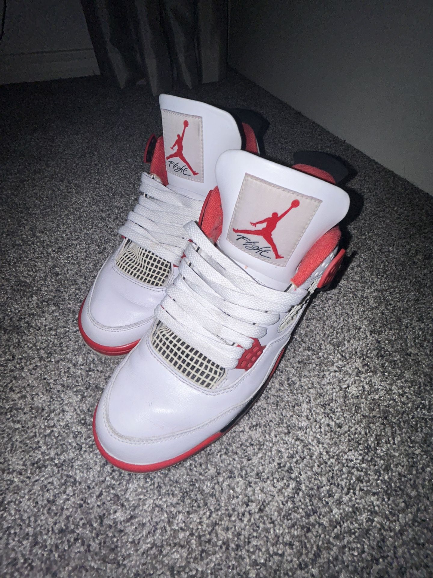 Jordan 4 Fire Red Size 9 Barely Used 