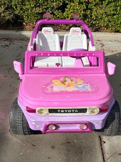 Disney Princess Toyota FJ Cruiser Battery-Powered Ride-On