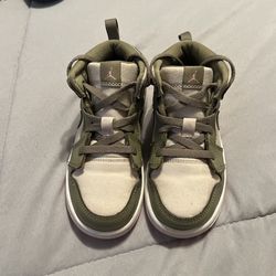 Toddler Nike Jordan 1s Mid