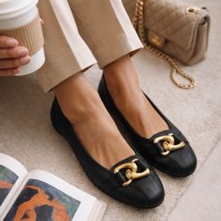 Aerosoles Driving Ballet Flats Black Leather 9M Gold Chain Link Faux Comfort