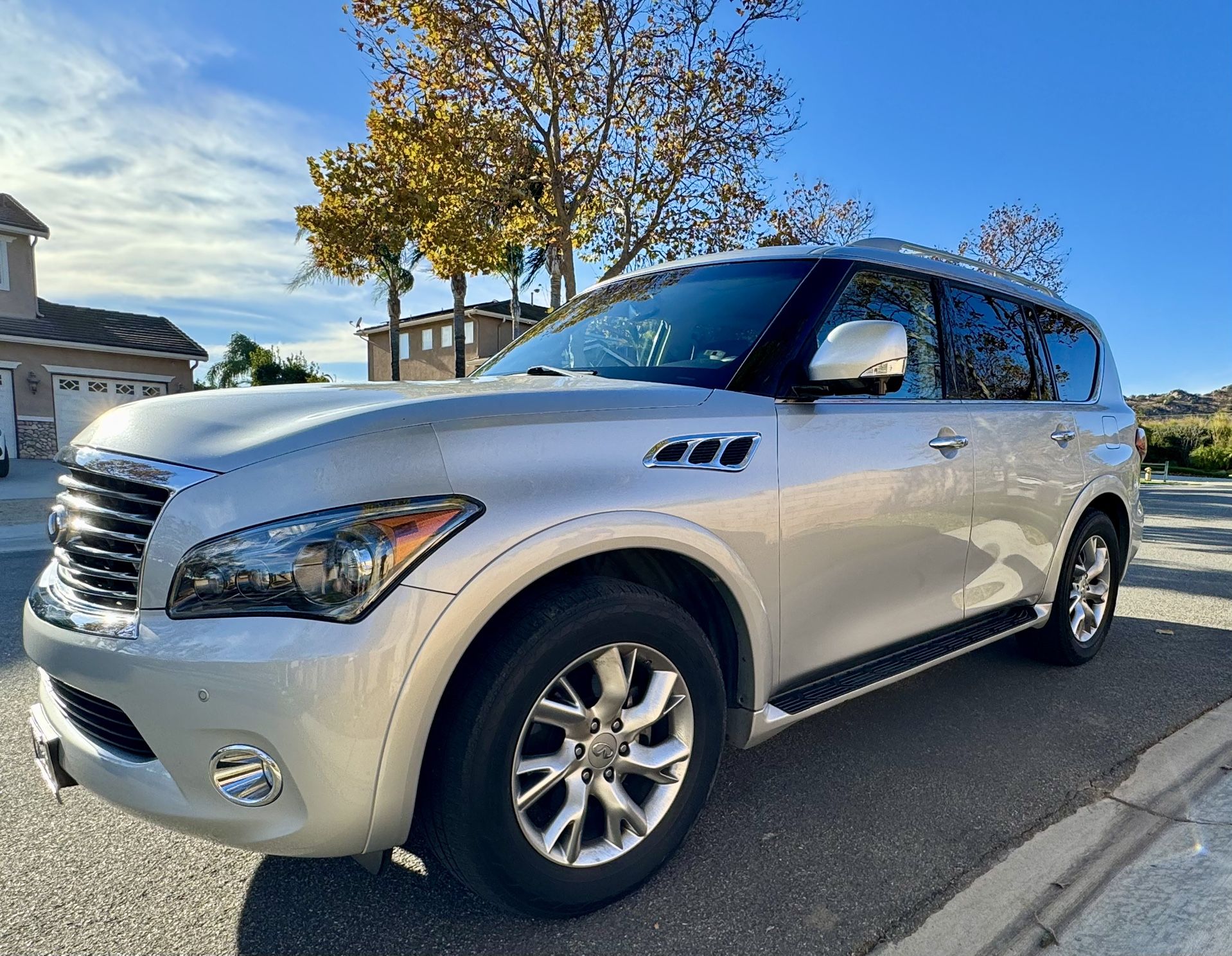 2012 Infiniti Qx56