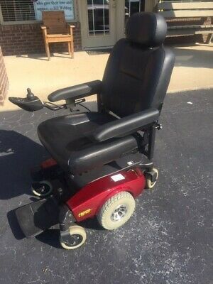 Motorized scooter wheelchair