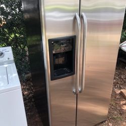 GE Stainless Refrigerator 