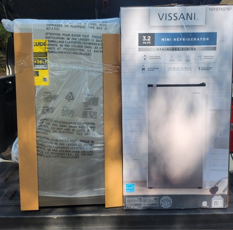 Vissani Mini Fridge -BRAND NEW