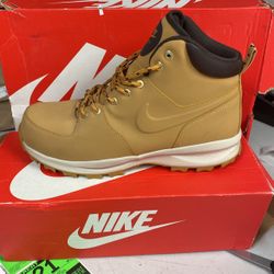Nike Boots Size 10.5