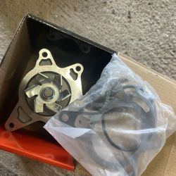 2005 Corolla Water pump New